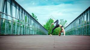 2025 赛季回顾：大谷翔平在对阵洋基的关键系列赛中，单场贡献 2 轰 3 盗的神级表现